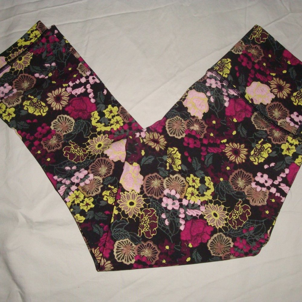 Lululemon Wunder Unders, Size 4 - image 3